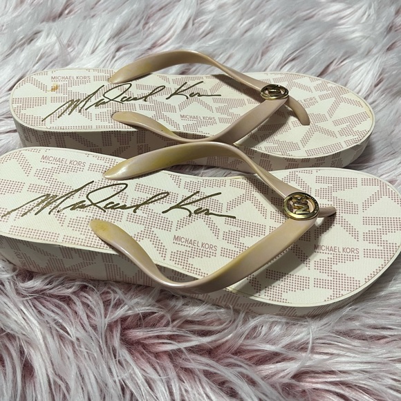 MICHAEL KORS Flip Flops - Picture 2 of 3